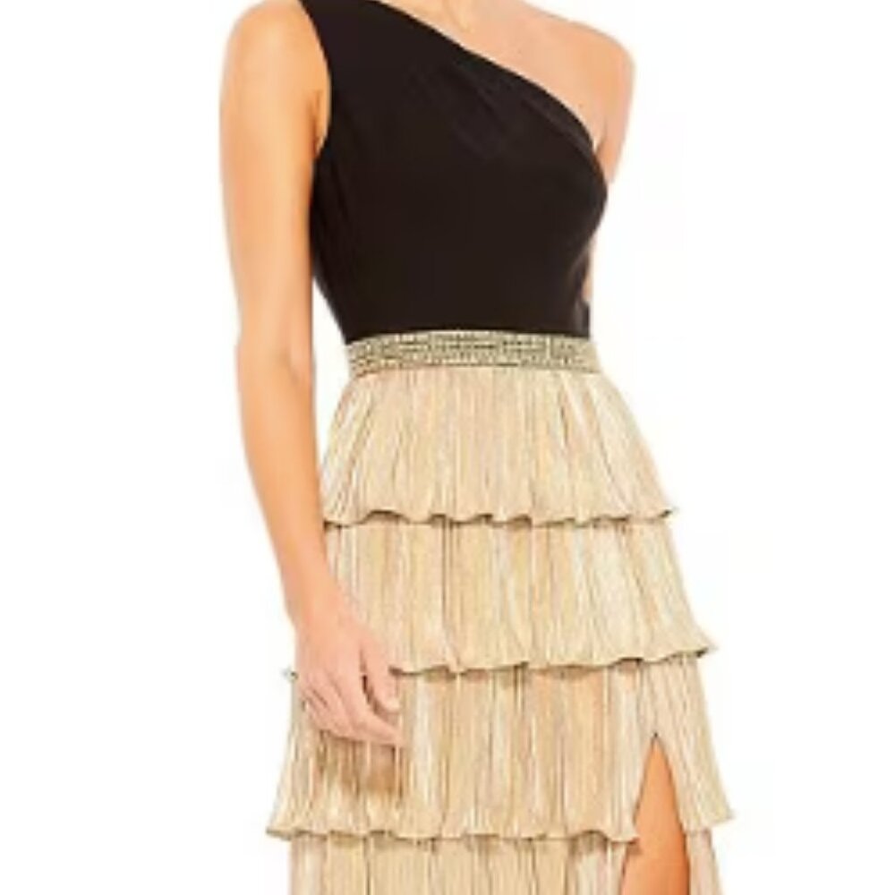 Mac Duggal Tiered Sleeveless Gown